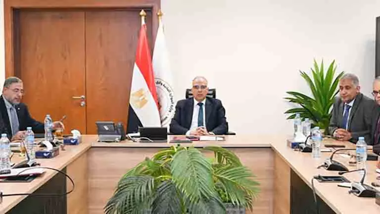 وزير الري يؤكد التزامنا بتوفير كميات المياه المناسبة للمنتفعين