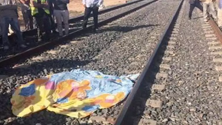 شاب يفقد حياته بعد صدمه من قطار أثناء عبوره مزلقان كفر الدوار في البحيرة