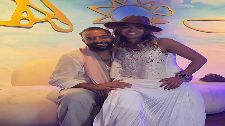 25 صورة تروي قصة حب ميدو وزوجته في أصعب اللحظات