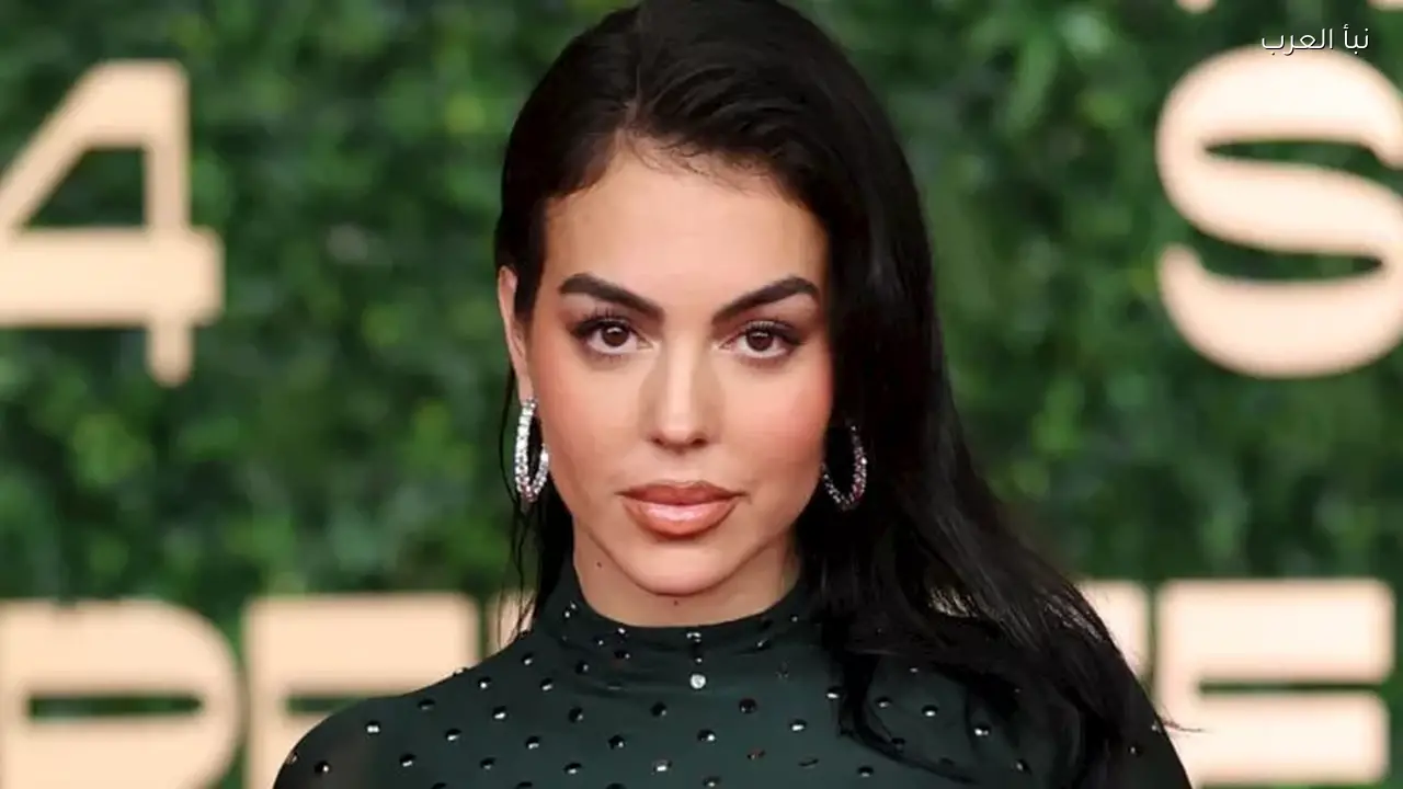 جورجينا تشارك جمهورها صوراً جديدة مع ورد وتمرينات شاقة