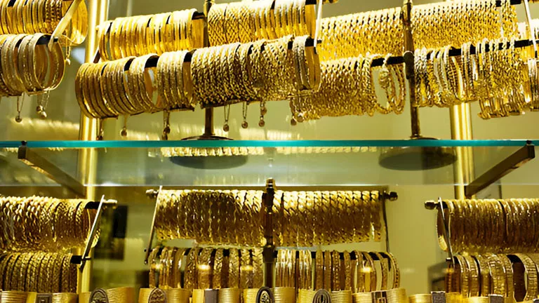 سعر الذهب يتجاوز 5200 دولار للأوقية في المعاملات الفورية