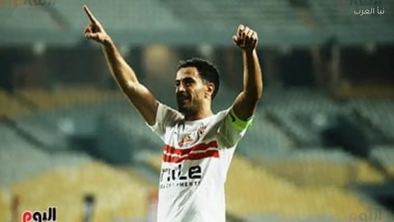 لاعبو الزمالك يحتفلون بعيد ميلاد عمر جابر بممر شرفي