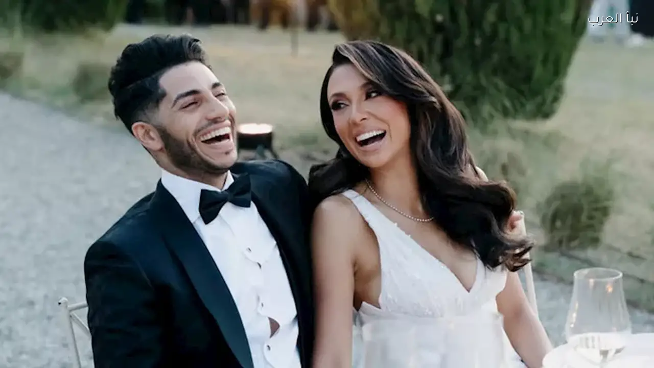 مينا مسعود وإميلي شاه يظهران معًا في مجموعة صور جديدة تكشف عن قصة حبهما