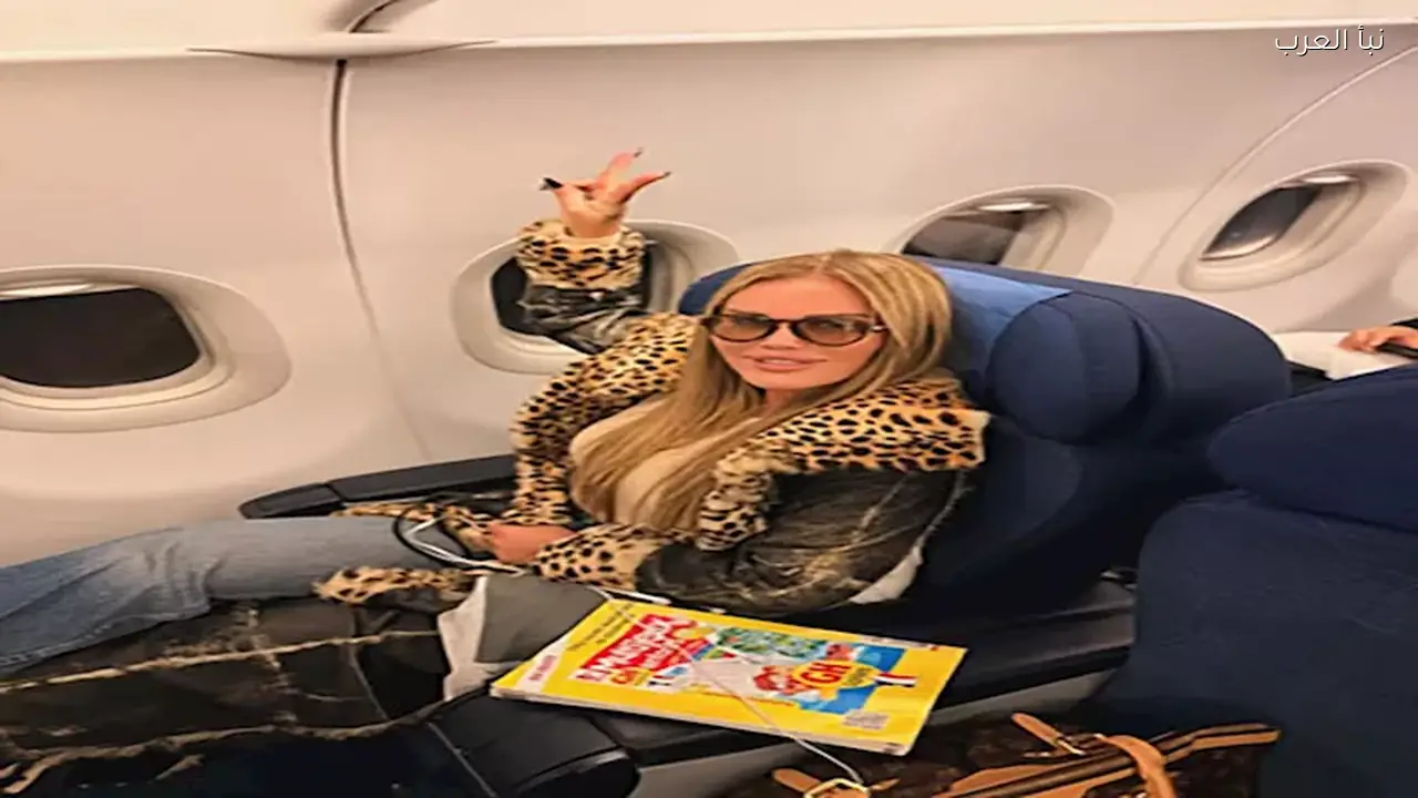 نيكول سابا تتألق في أحدث إطلالة لها داخل الطائرة (صور)