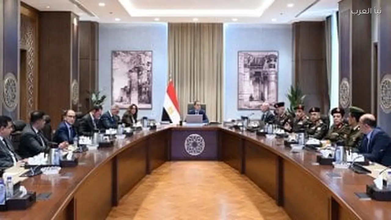 رئيس الوزراء يعرض مشروعات القاهرة بالتعاون مع الهيئة الهندسية