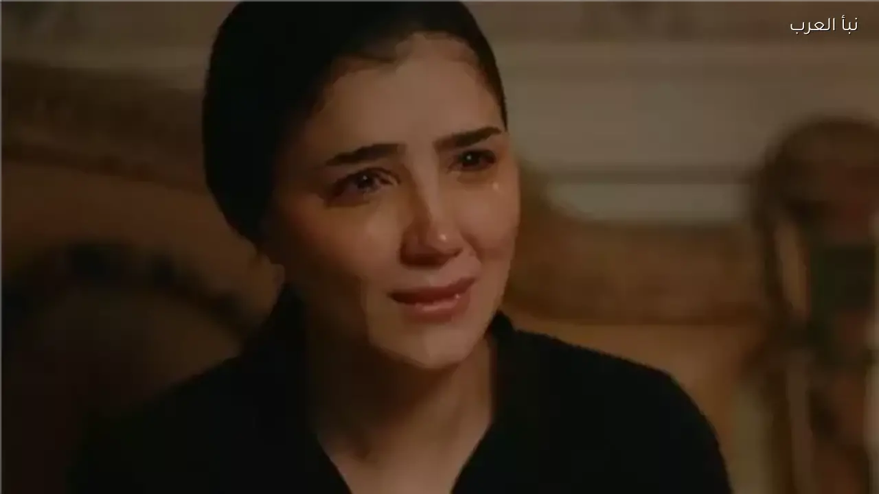 فيفي عبده تنعي والد مي عمر وتطلب الدعاء له اليوم