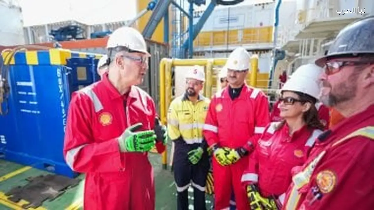 وزير البترول يتفقد حفر أول بئر غاز في حقل غرب مينا