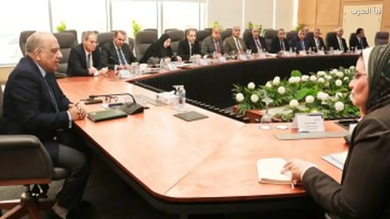 وزير الكهرباء يناقش خطة العمل مع رؤساء شركات التوزيع