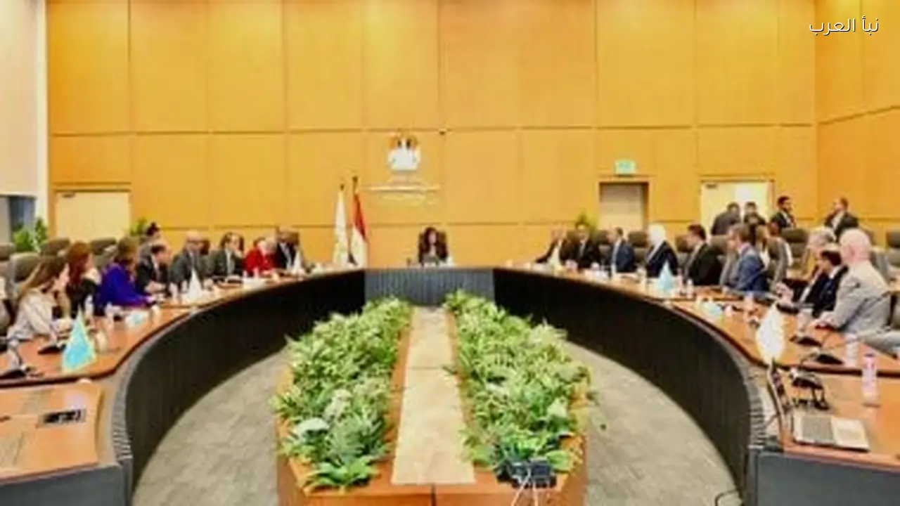 وزيرة الإسكان تبحث فرص التعاون مع وفد شركة أكور العالمية