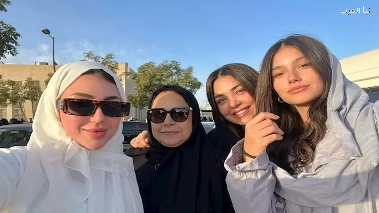 سارة سلامة تبرز بإطلالة مميزة بالحجاب خلال صلاة العيد