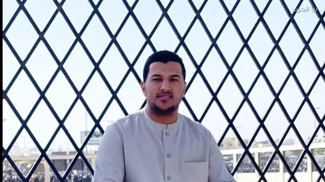 أشرف سيف يتألق في فنون الابتهال الديني مستلهمًا من النقشبندي وطوبار