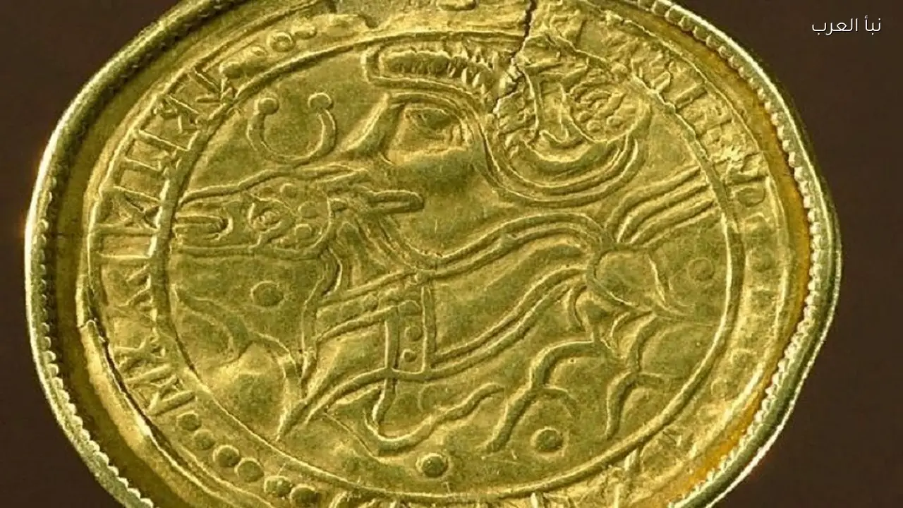 اكتشاف قلادة ذهبية نادرة من عصر الفايكنغ في بريطانيا مؤخرا