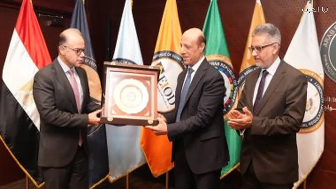 الرقابة المالية تكرم محمد فريد تقديرًا لإنجازاته قبل حقيبة الاستثمار