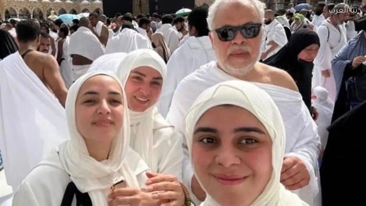 روجينا تشارك صوراً من العمرة مع أسرتها مؤخراً
