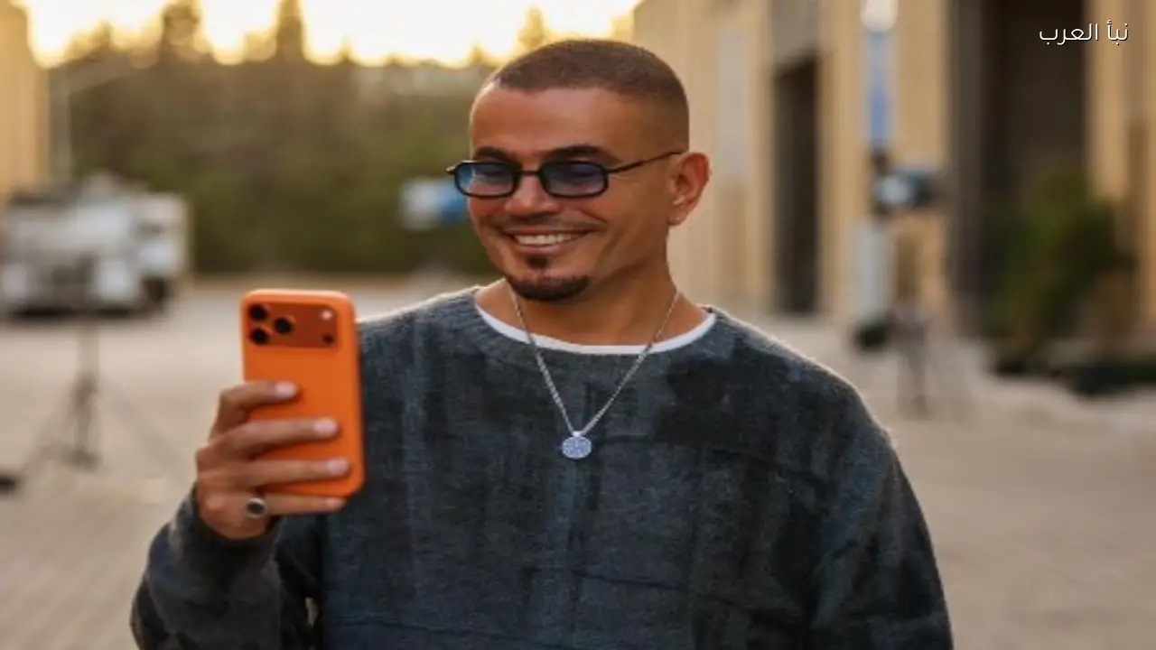 عمرو دياب يحقق 2 مليار مشاهدة بإعلان “ناقصاك القعدة”