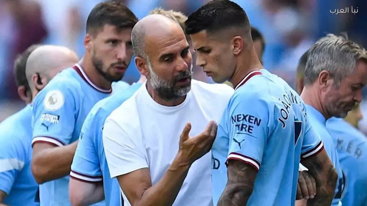 كانسيلو يقترب من تجديد عقده مع برشلونة