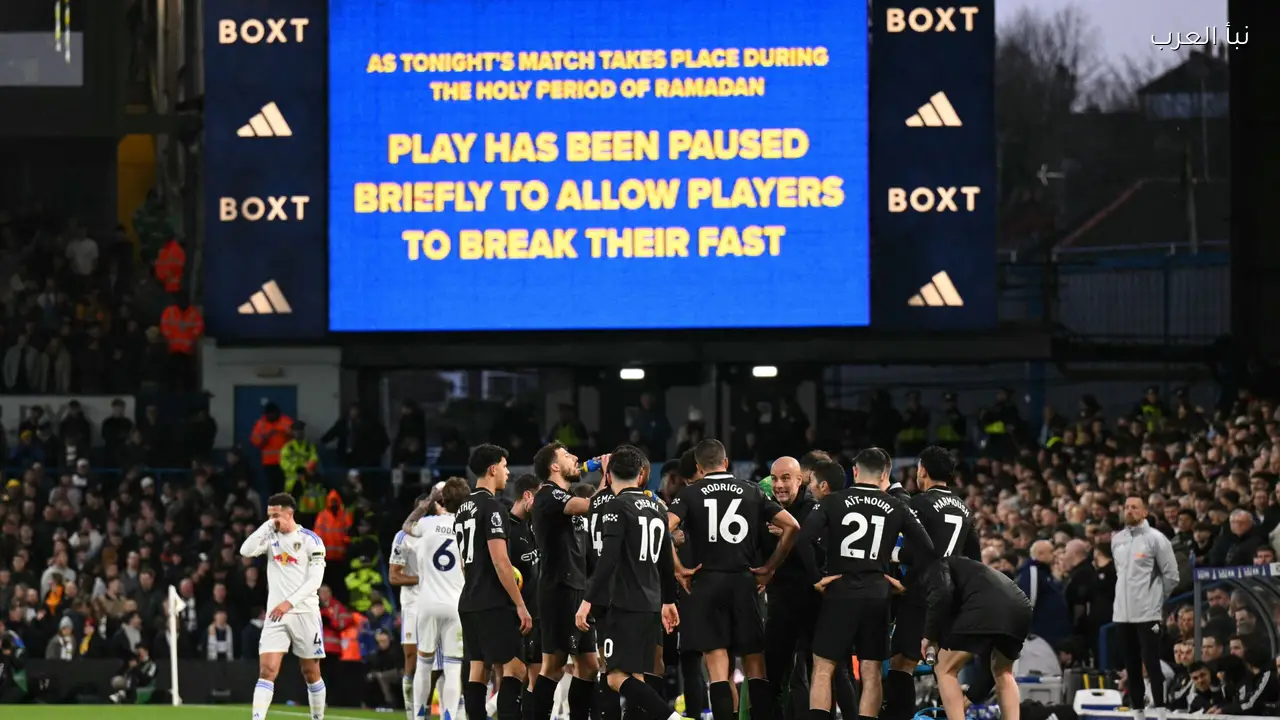 مدرب ليدز: تصرف جماهير فريقه مخيب للآمال