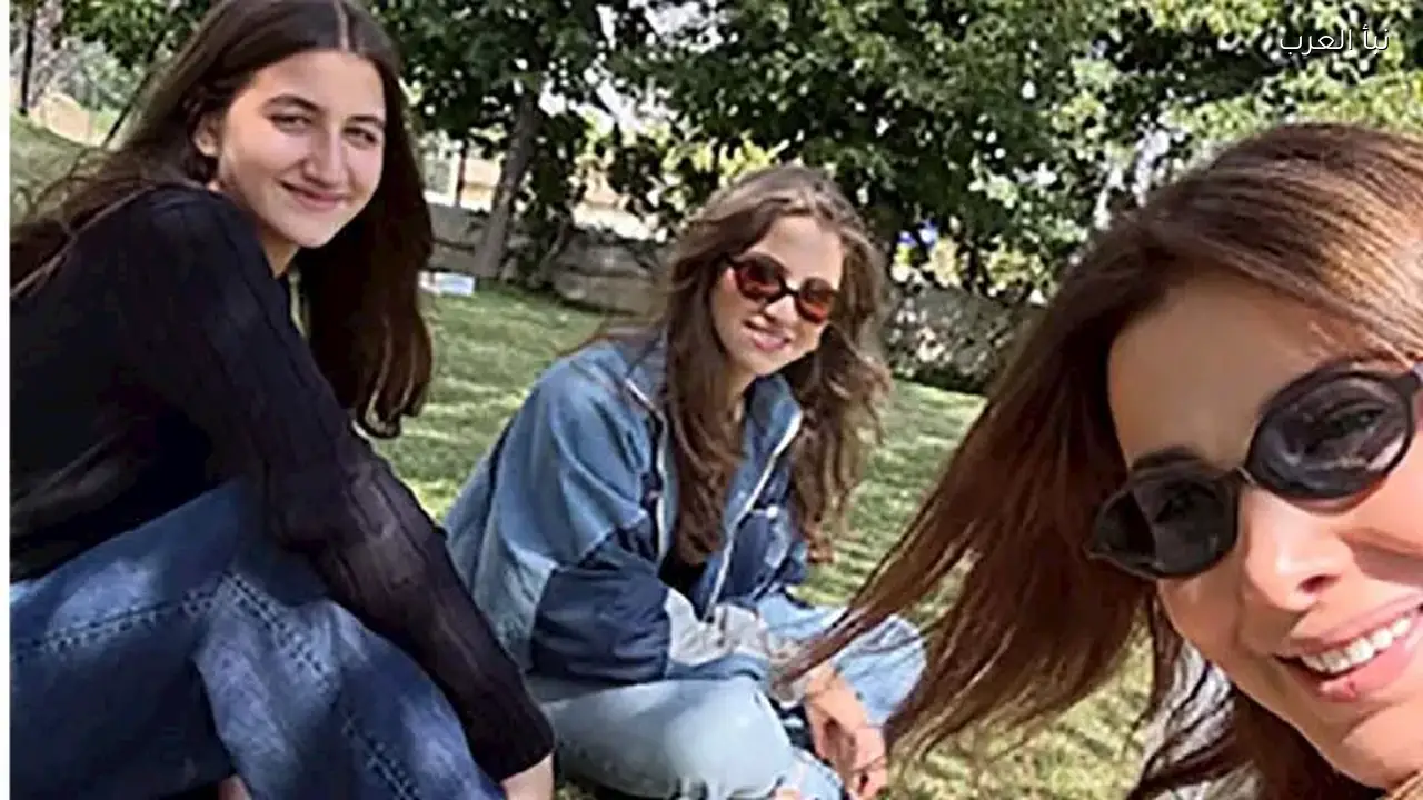 نانسي عجرم تحتفل بعيد الأم وتقول: بعض الأمهات تبتسم ودمعتهم بعينهم