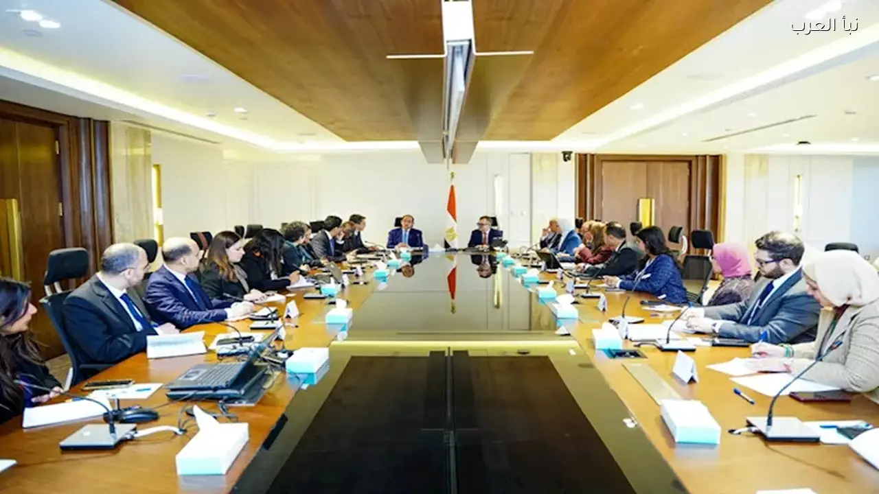 وزير التخطيط يبحث مع البنك الدولي تمويل مشروعات البنية التحتية بمصر