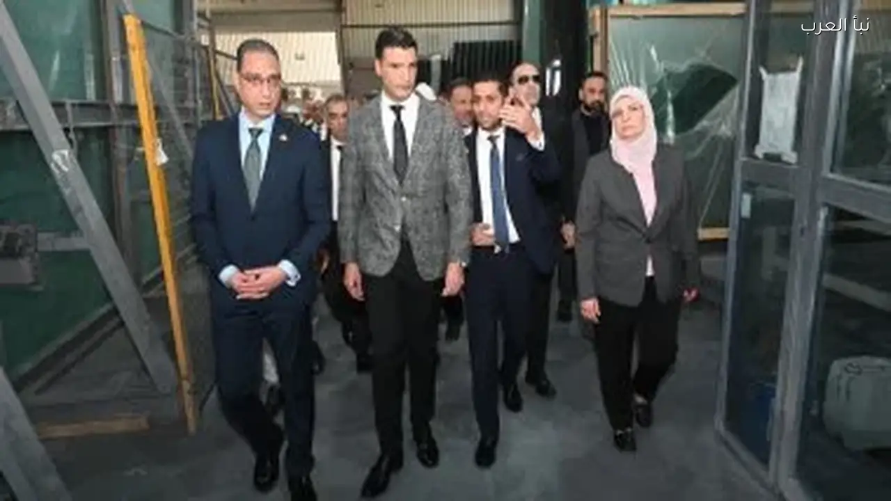 وزير الصناعة يتفقد مصنع زجاج السيارات والألومنيوم اليوم